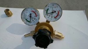 Brass Oxygen Use Pressure Regulator